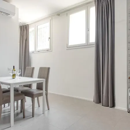 Politecnico - Elegant Urban Flat דירה