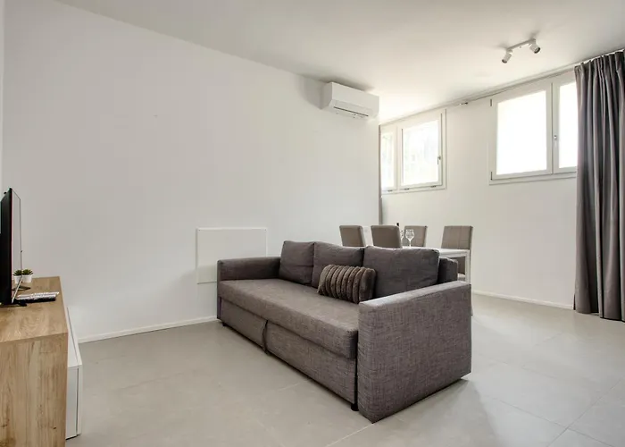 Politecnico - Elegant Urban Flat * ميلان